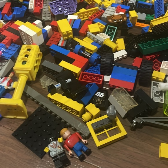 VINTAGE LEGOS/not negotiable on price - Picture 8 of 13